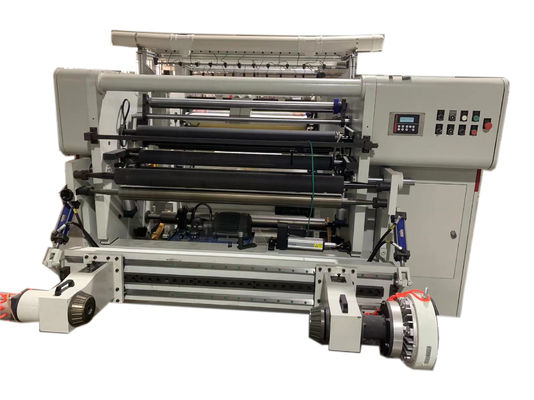 Hochpräzisions-Hochgeschwindigkeits-Schneidemaschine Kunststofffilmschneider 1200 kg Mutterrolle