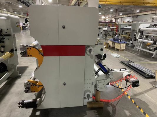 350 m pro Minute Hochgeschwindigkeits-Schneidmaschine Stoffwiederwicklung und Schneidmaschine 30g - 300g