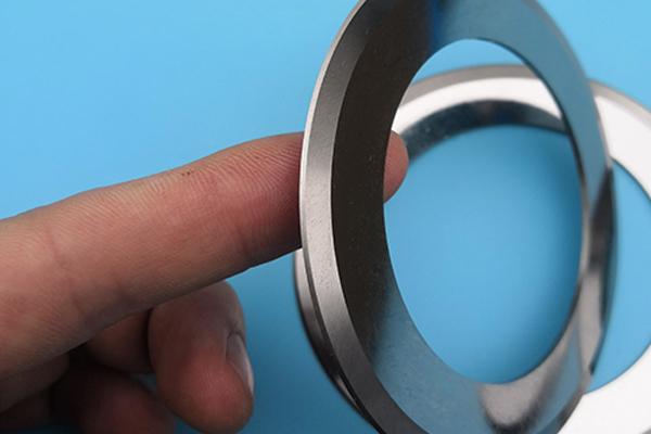 Rundes, hochpräzises Dreh- und Schnittblatt Pvc-Kantenblatt Drehblätter Schneidmaschine Papierrohr Klebeband Schneidmaschine Blatt 4